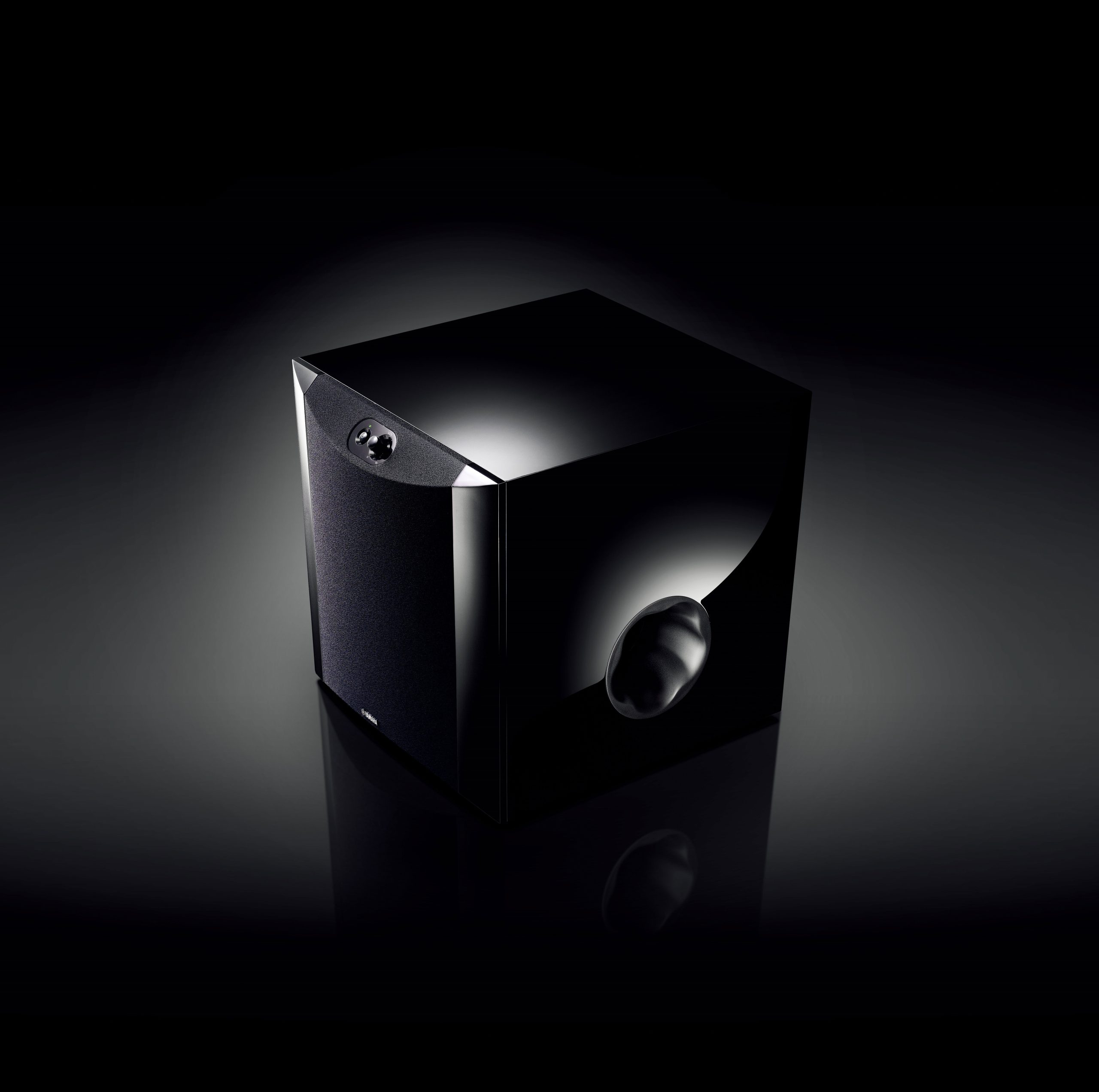Yamaha NS-SW300 aktivni sabvufer